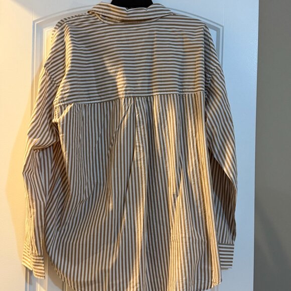 NWT American Eagle Oversized Brown and White Striped Button Down Shirt - Picture 2 of 4